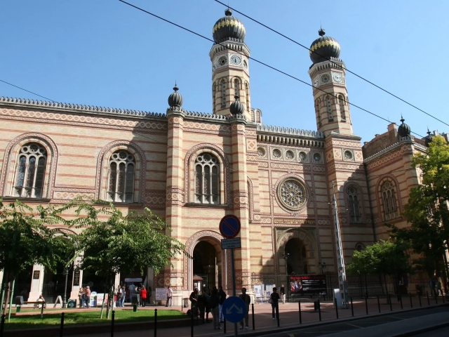 Jewish Heritage Tour with Admission to Dohany Street Synagogue