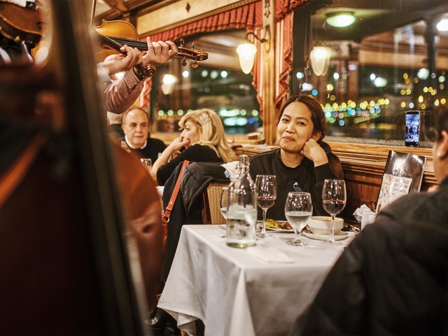 Budapest: Danube River Cruise with Goulash Soup & Lángos