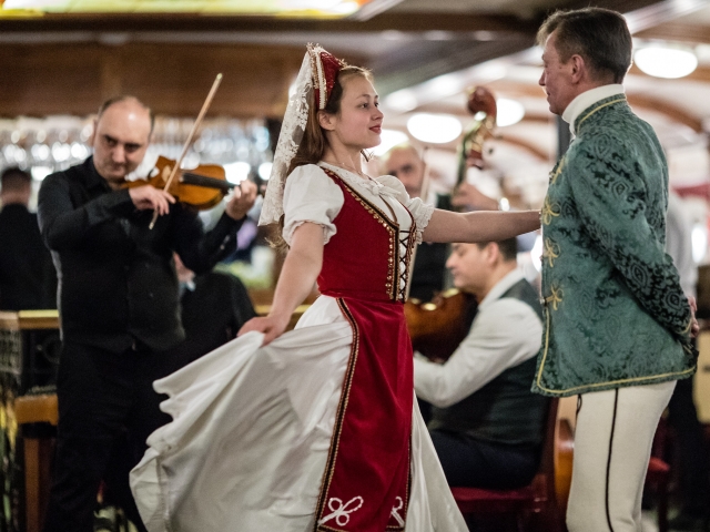 Christmas Luxury Tasting Cruise